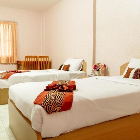 Pn Gold Resort Bangsaen Extérieur photo