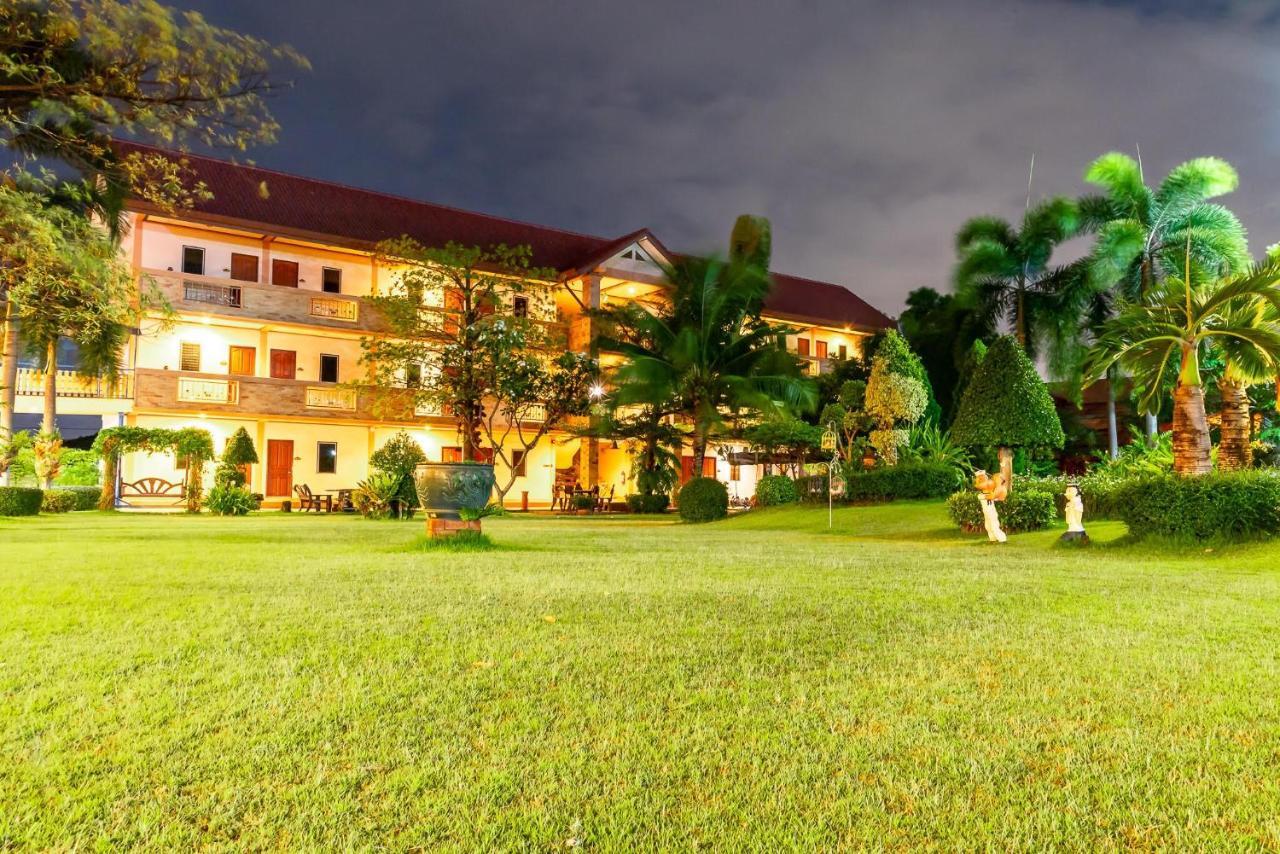 Pn Gold Resort Bangsaen Extérieur photo