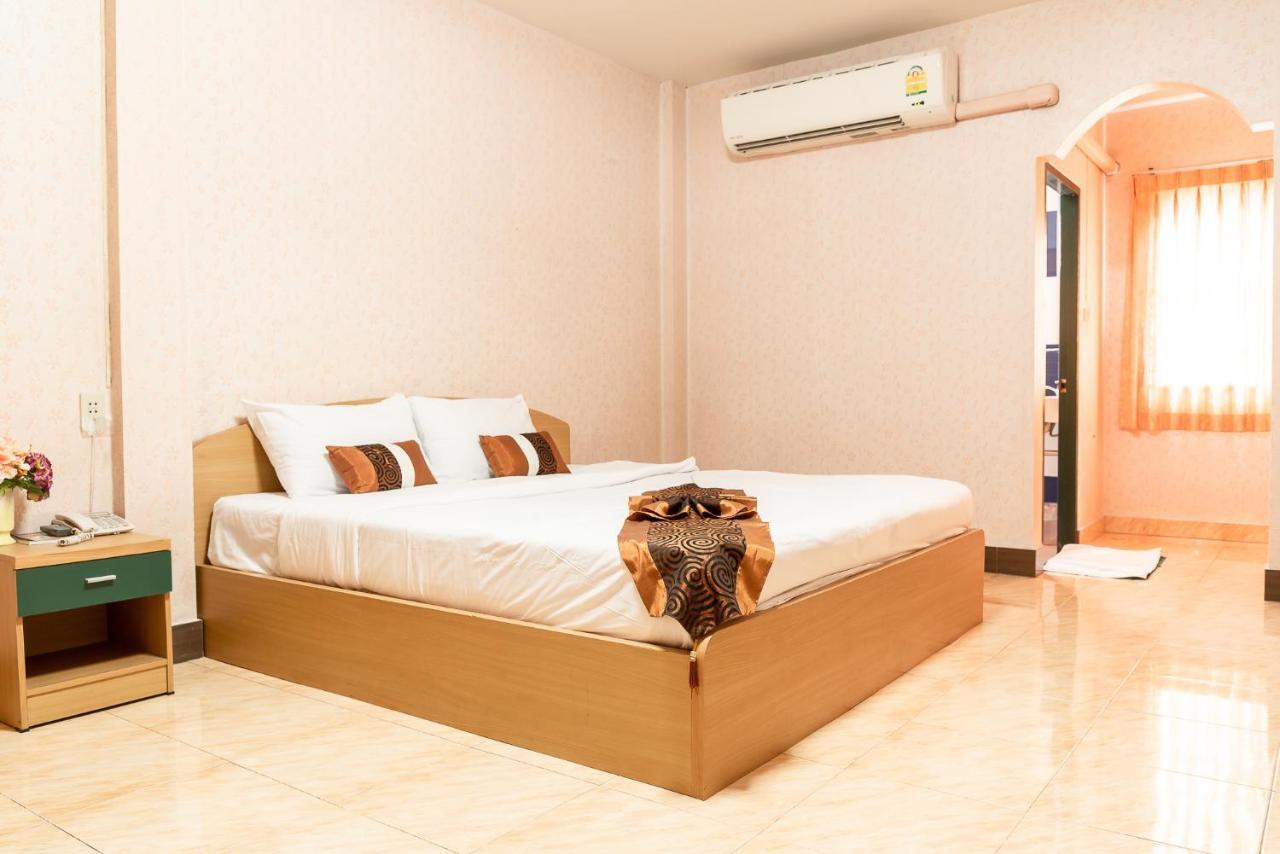 Pn Gold Resort Bangsaen Extérieur photo