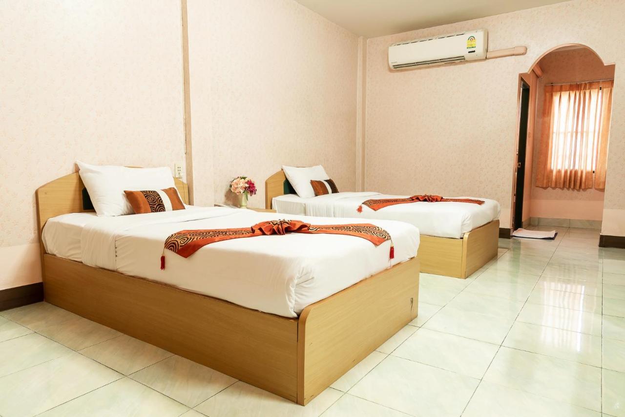 Pn Gold Resort Bangsaen Extérieur photo