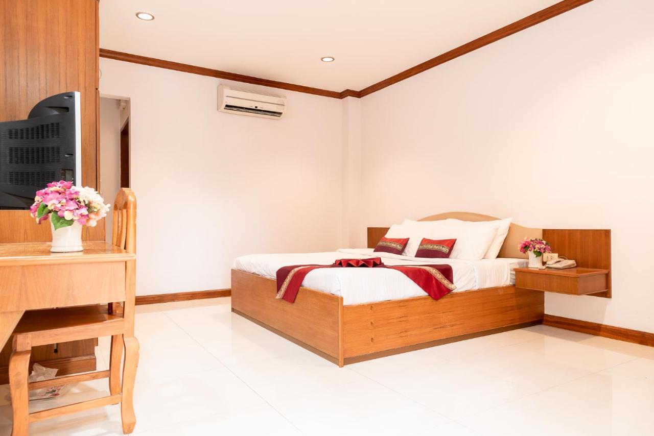 Pn Gold Resort Bangsaen Extérieur photo