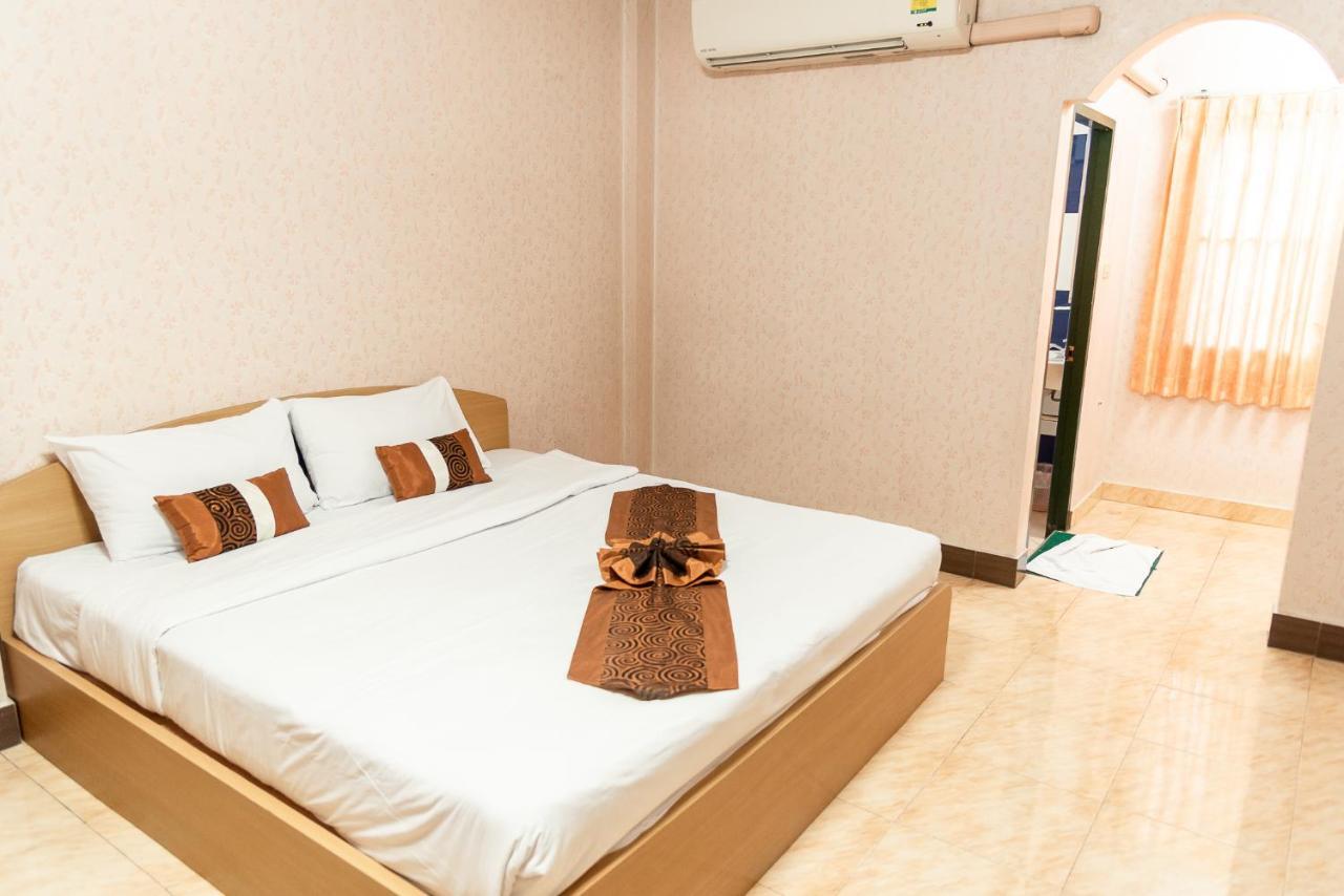 Pn Gold Resort Bangsaen Extérieur photo