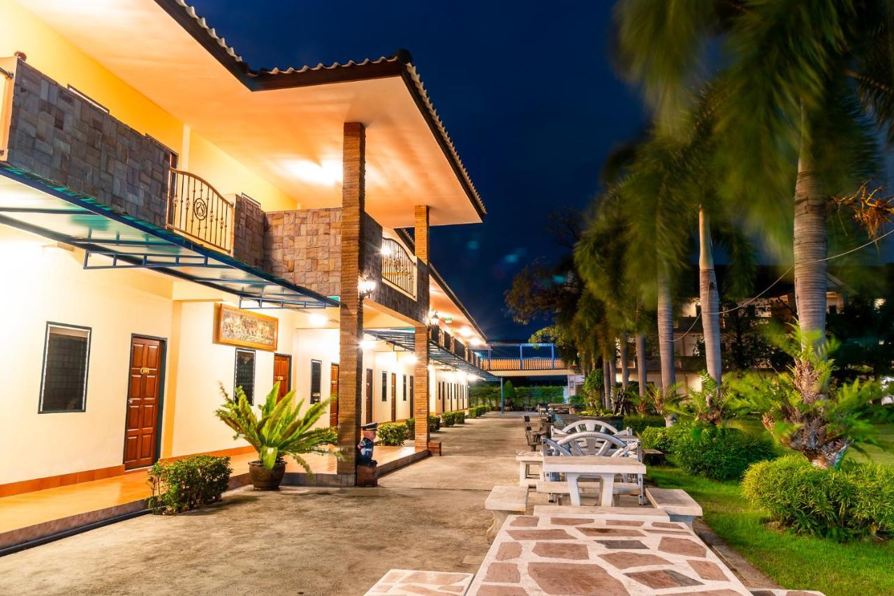 Pn Gold Resort Bangsaen Extérieur photo