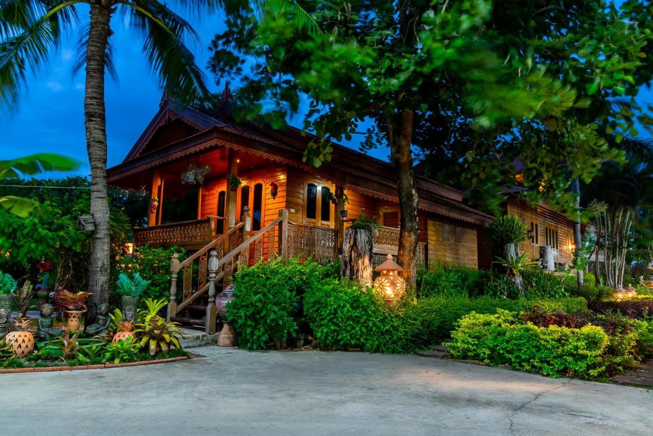 Pn Gold Resort Bangsaen Extérieur photo