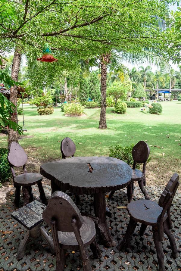 Pn Gold Resort Bangsaen Extérieur photo
