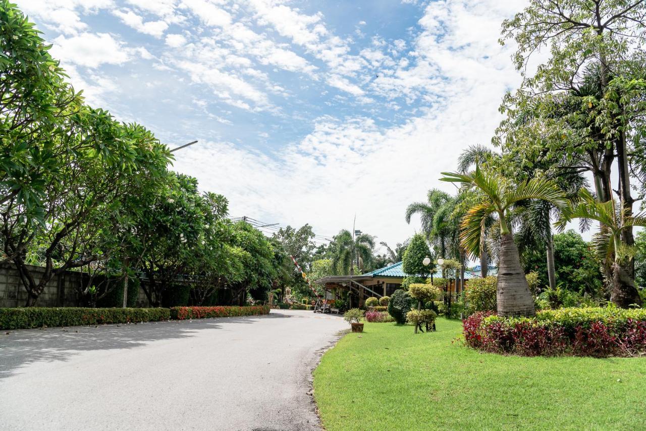 Pn Gold Resort Bangsaen Extérieur photo