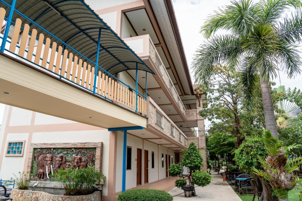 Pn Gold Resort Bangsaen Extérieur photo