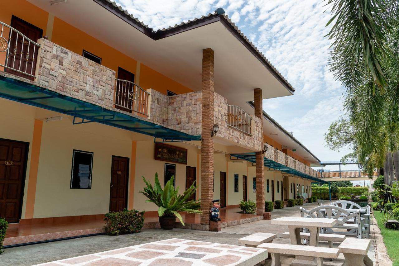 Pn Gold Resort Bangsaen Extérieur photo
