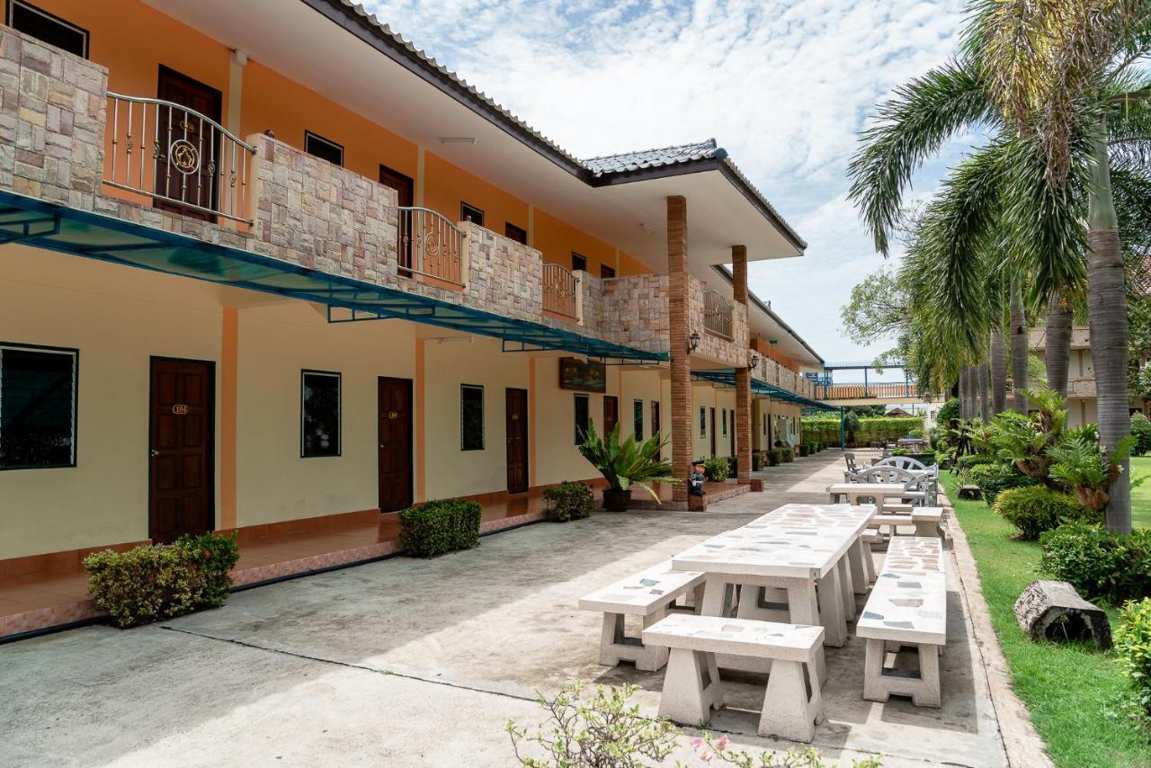 Pn Gold Resort Bangsaen Extérieur photo